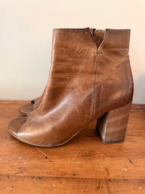 Benheart Women's Brown Leather Block Peek-a-boo Heels 38